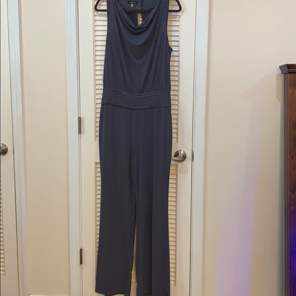 Classy Sleeveless Jumper - Picture 2 of 3